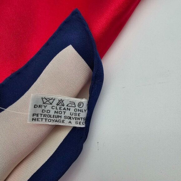 CHANEL Scarf 350-042525 - Picture 9 of 10